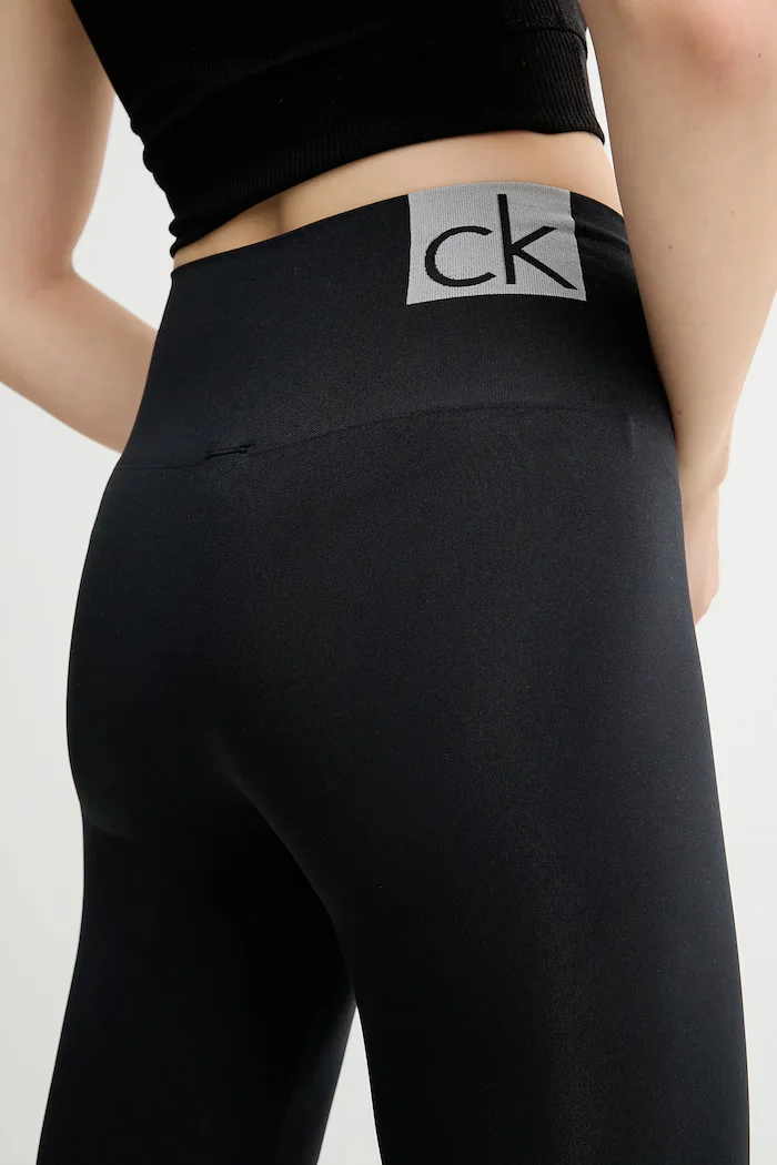 Calvin Klein Клин в черно с изчистен дизайн 701233681