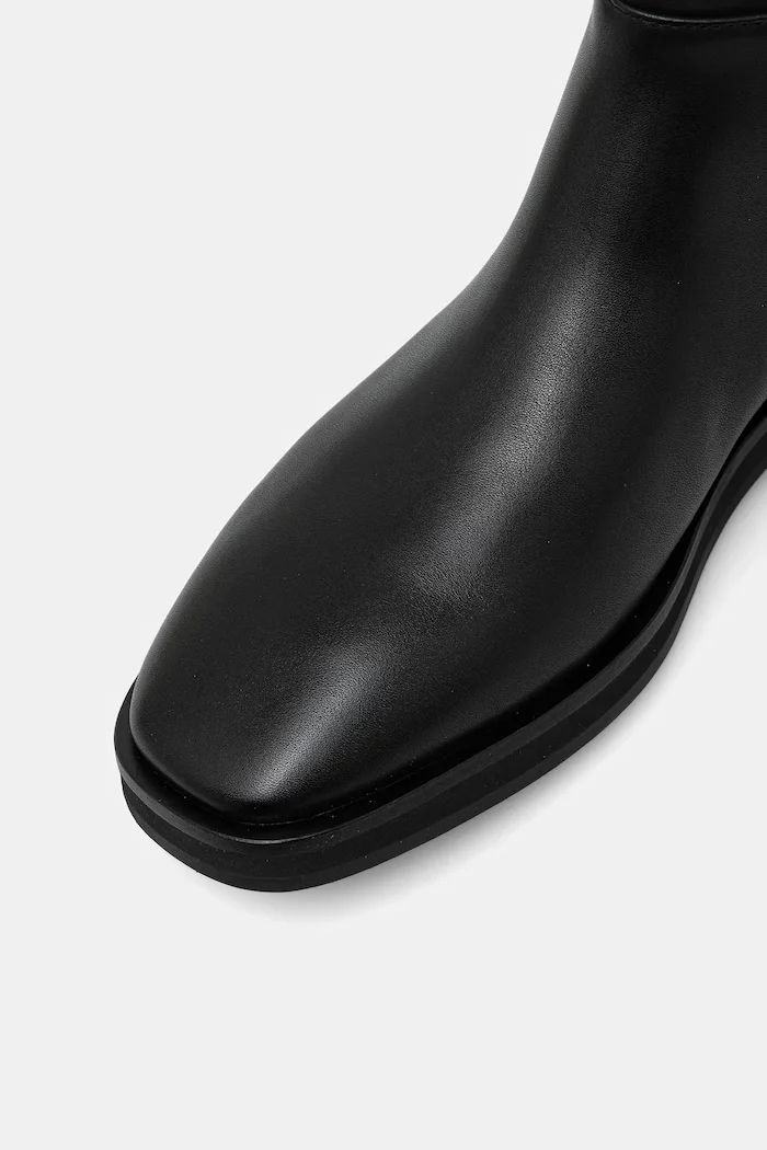 Calvin Klein Кожени ботуши FORMAL UTK BOOT LTH в черно с равна подметка HW0HW02599