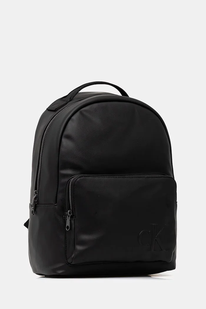Calvin Klein Раница в черно голям размер с изчистен дизайн LV04D3246G