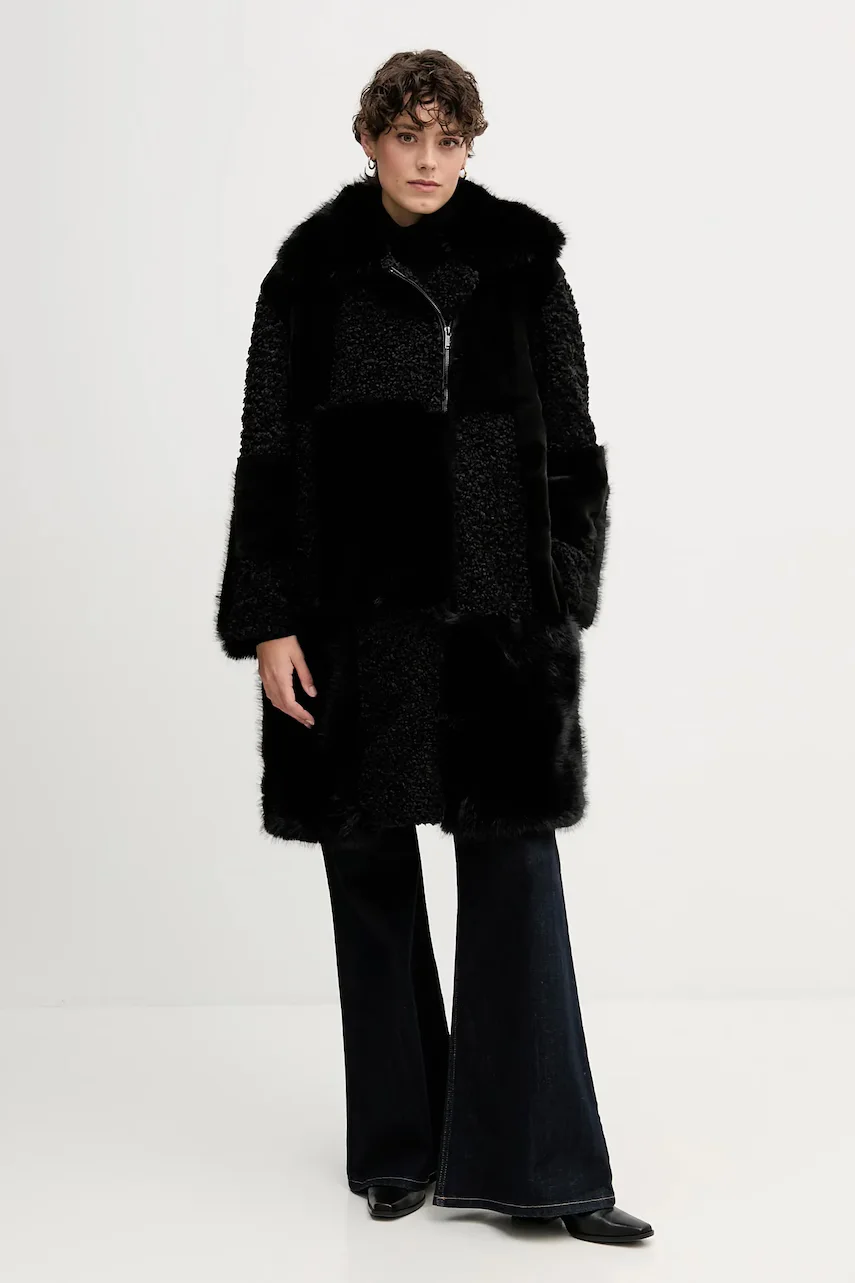 DKNY Палто