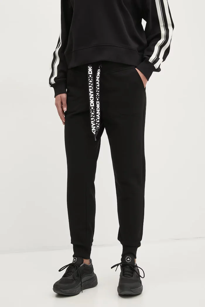 DKNY Спортен панталон в черно с изчистен дизайн DP5P3496