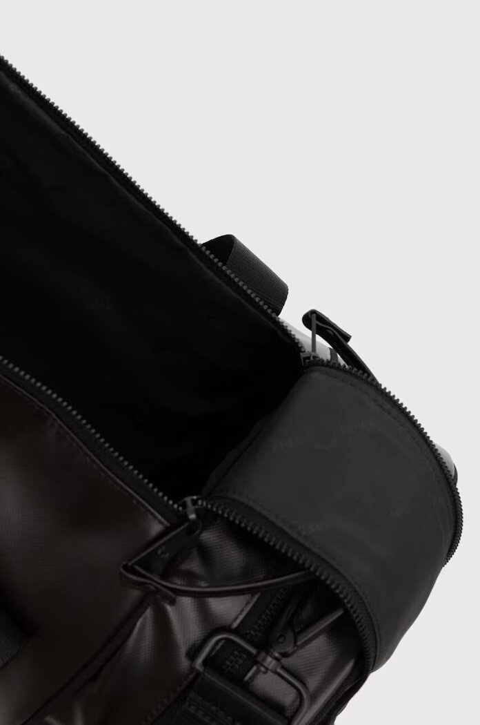 Fred Perry Чанта Tonal Classic Barrel Bag в черно L7260.774