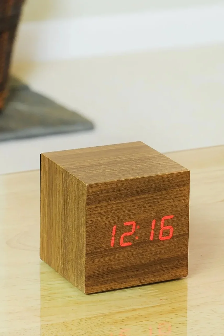 Gingko Design Настолен часовник Cube Click Clock