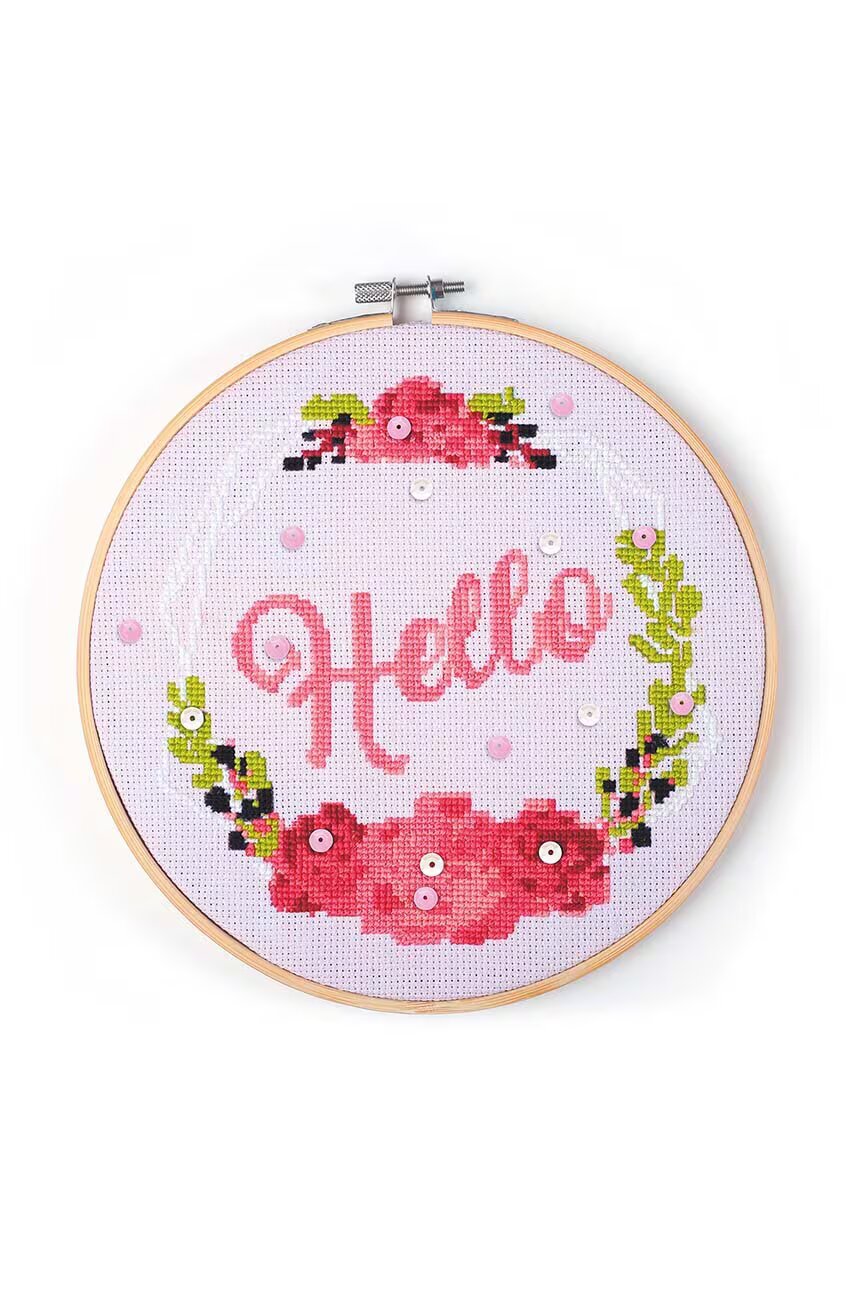 Graine Creative Комплект за бродиране Hello In Wood