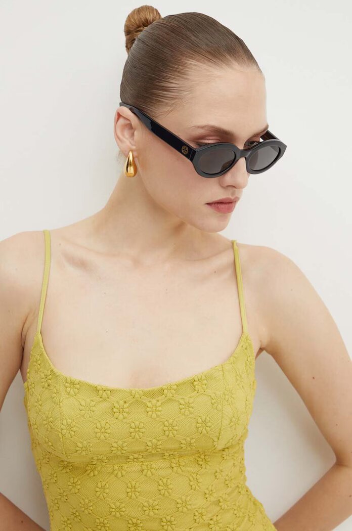 Gucci Слънчеви очила в черно GG1579S