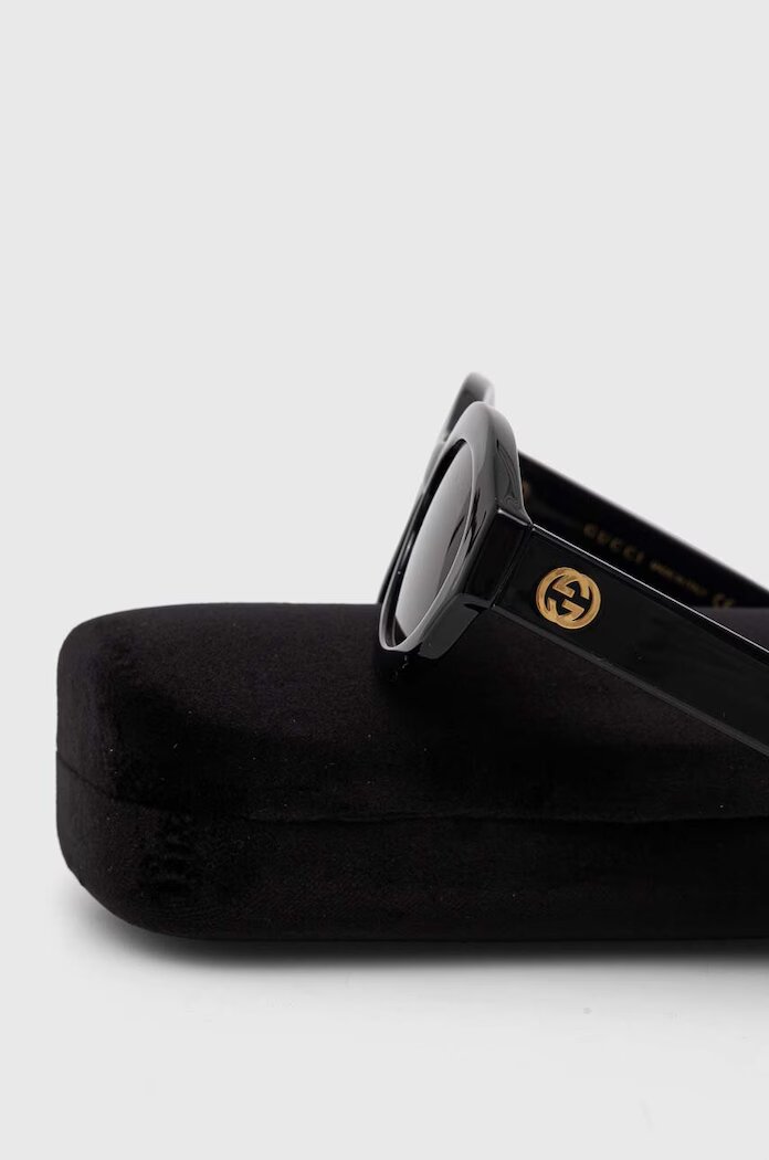 Gucci Слънчеви очила в черно GG1579S