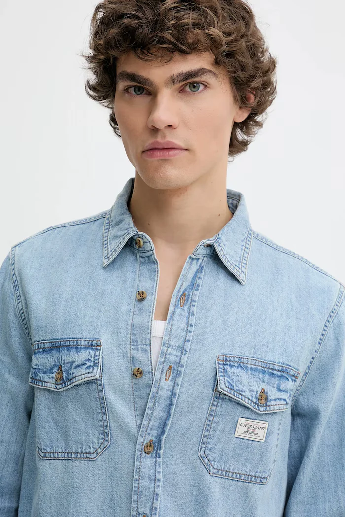 Guess Jeans Памучна риза в синьо със стандартна кройка с класическа яка M5GH56 D5M82