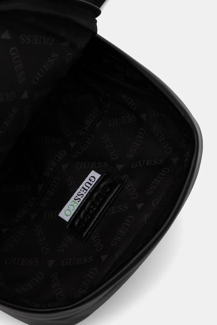 Guess Раница BOSTON в черно малък размер с изчистен дизайн HMBOCA P5326
