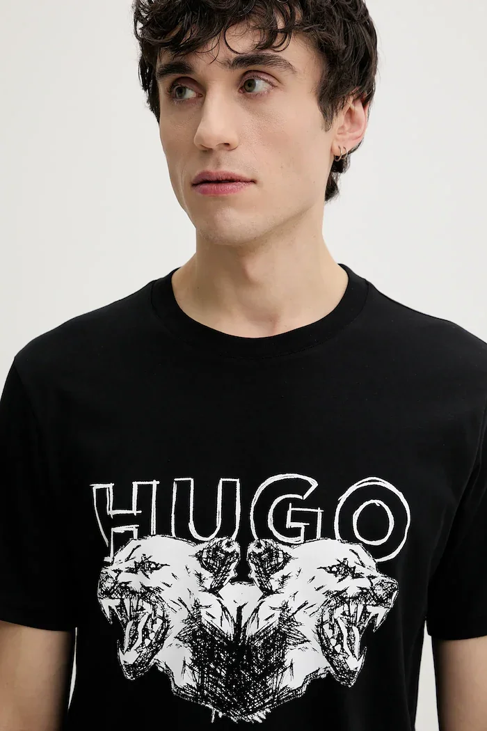 HUGO Памучна тениска Durro в черно с принт 50538257