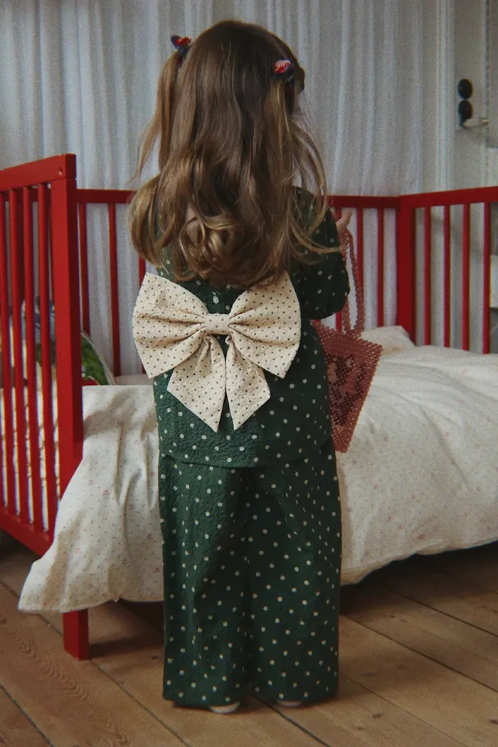 Konges Sløjd блуза за деца от памук с еластан ELIN BOW BLOUSE GOTS зелена с точки KS105976