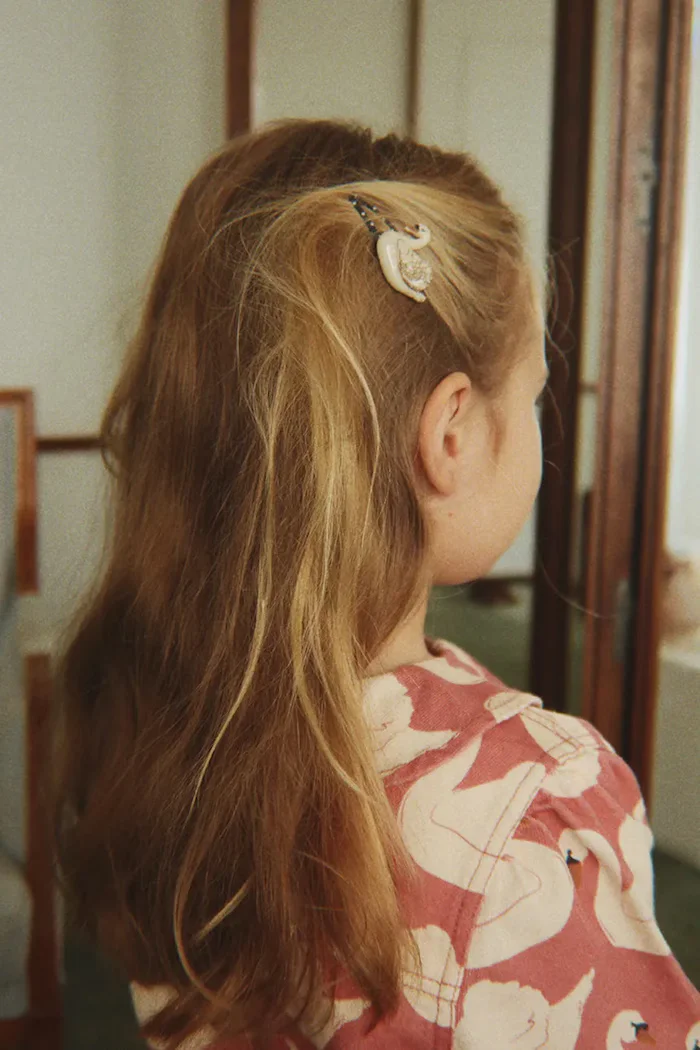 Konges Sløjd за деца 4 PACK SWAN HAIR CLIP AND ELASTIC 2 броя KS105868
