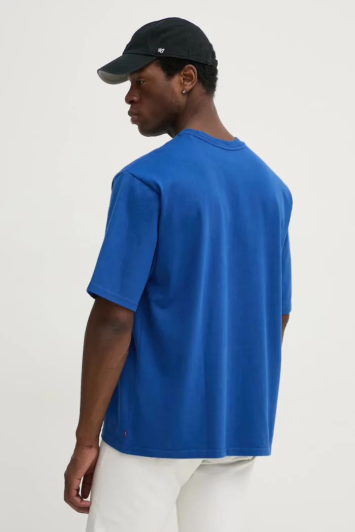 Levi's Памучна тениска HALF SLEEVE GR PCKT T в синьо с изчистен дизайн 001MH
