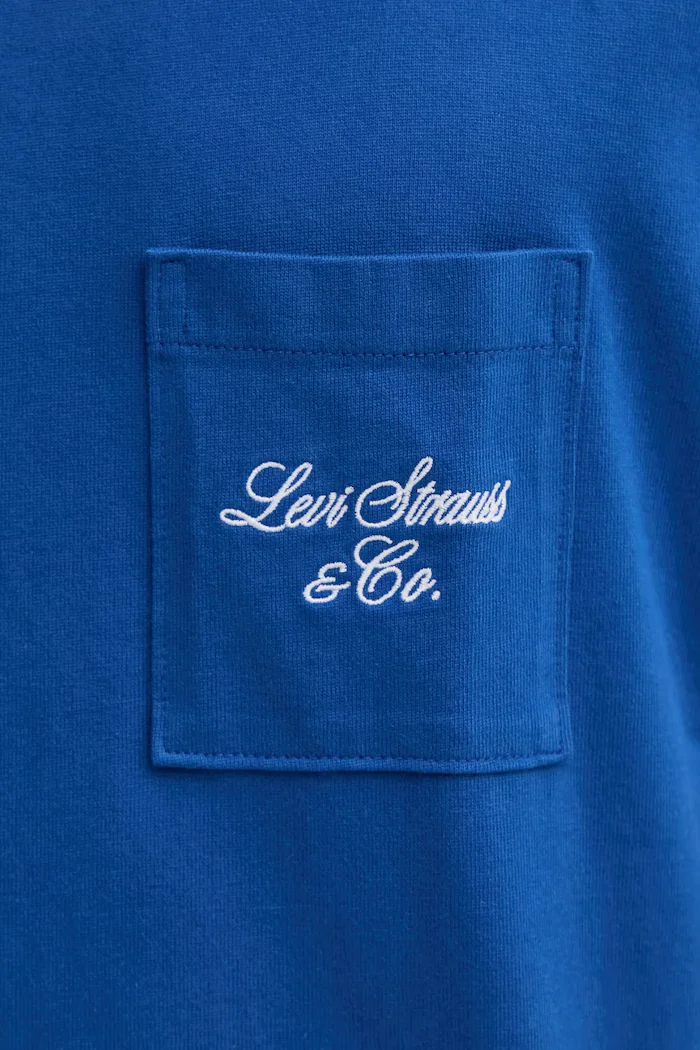 Levi's Памучна тениска HALF SLEEVE GR PCKT T в синьо с изчистен дизайн 001MH
