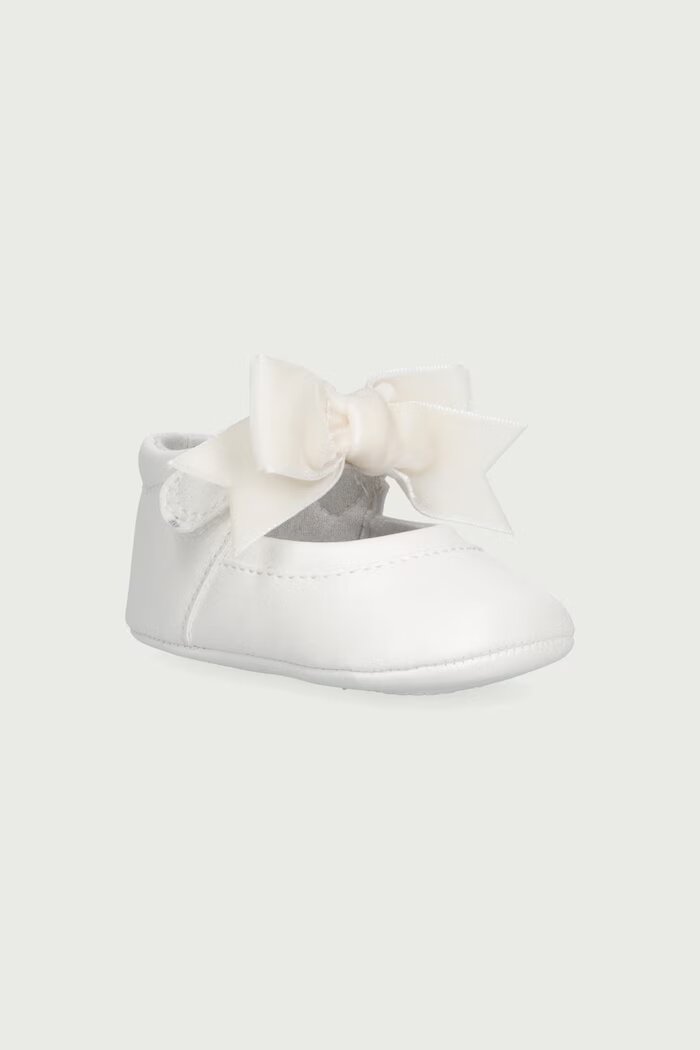 Mayoral Newborn обувки за бебе бели 9158