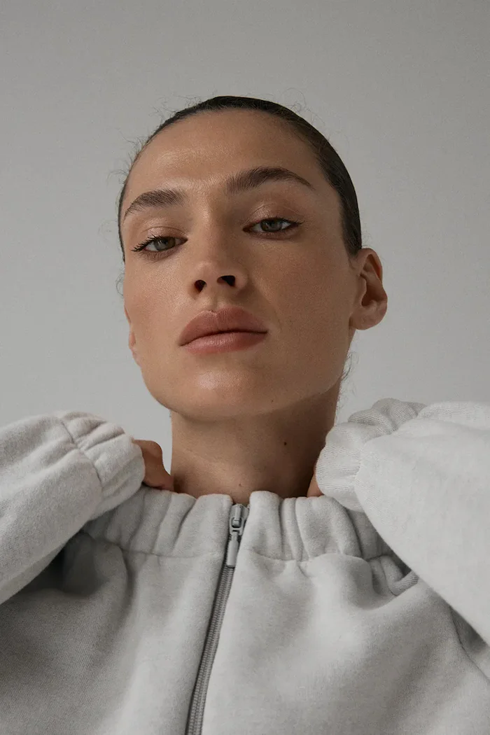 Muuv. Muuv суичър с цип дамски с памук SMOOTH COTTON сив