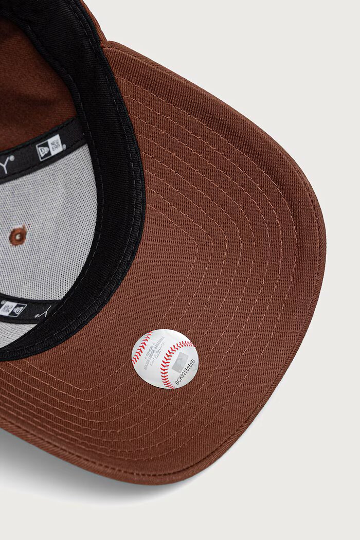 New Era бейзболна шапка от памук LEAGUE ESS MIDI 9FORTY® кафява 60915932