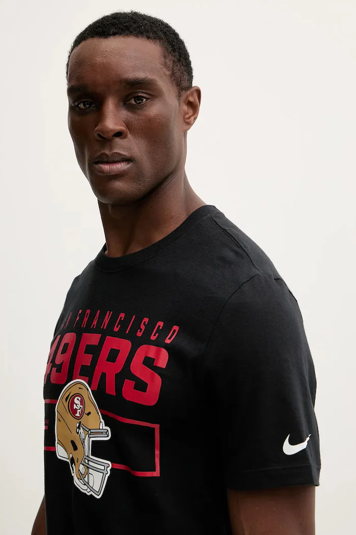 Nike Памучна тениска SS Helmet Essential Tee в черно с принт N199-00A-9B-LQC