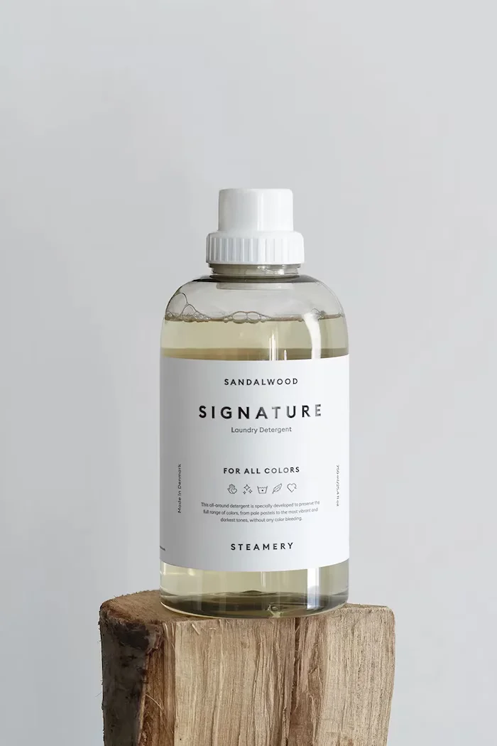 Steamery Течност за пране на тъкани Signature Laundry Detergent в бяло