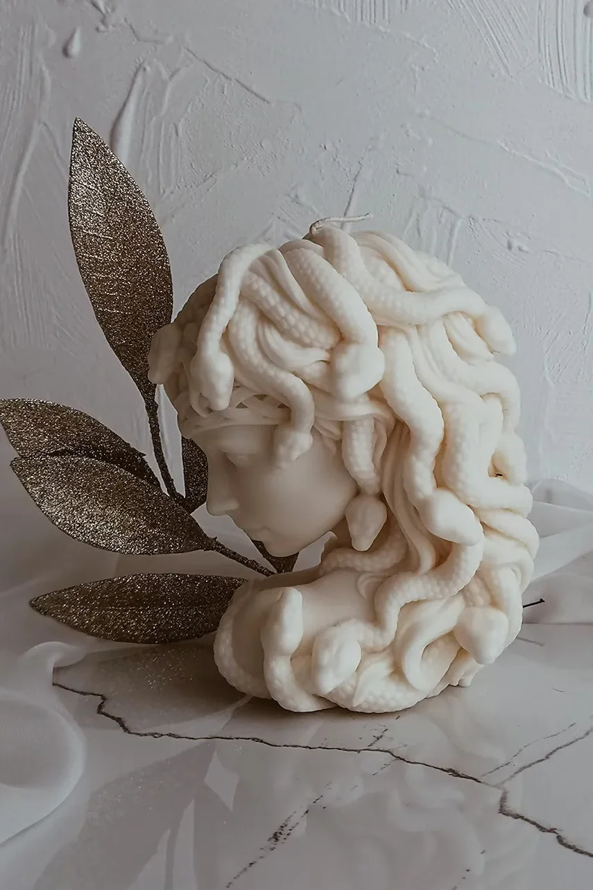 Temida Декоративна свещ Medusa 600 g
