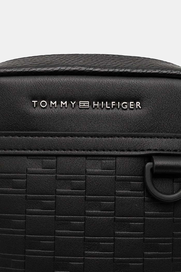 Tommy Hilfiger Чанта през рамо в черно AM0AM14019