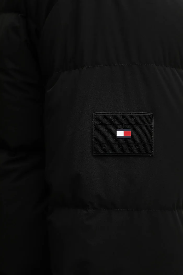 Tommy Hilfiger Пухено яке в черно зимен модел MW0MW40628