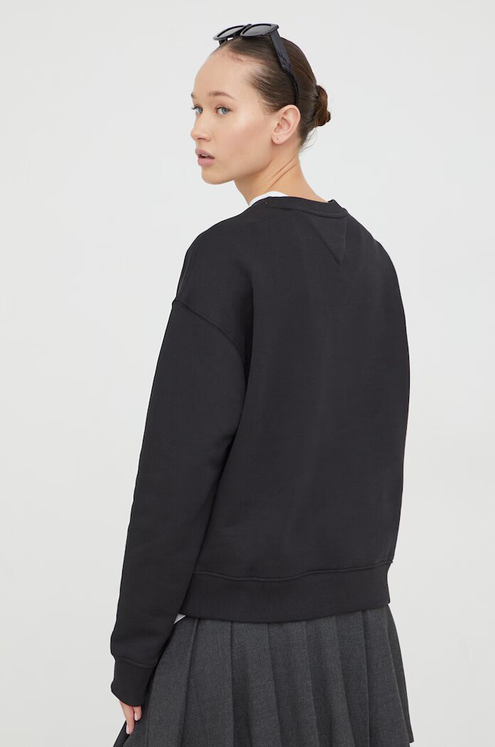 Tommy Jeans Памучен суичър в черно с апликация DW0DW17325