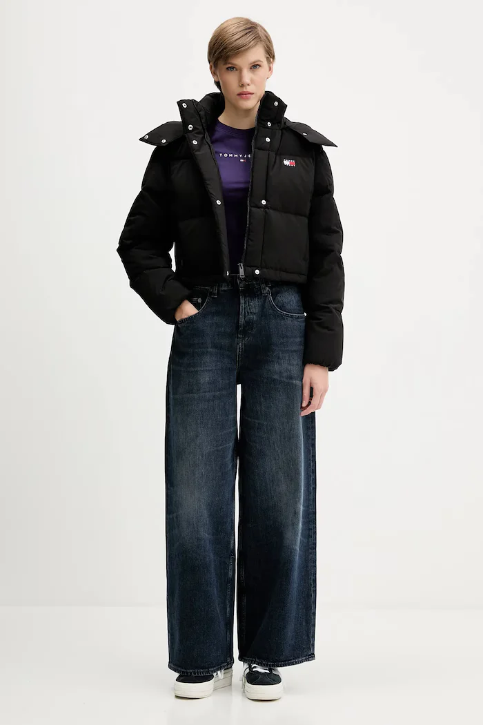 Tommy Jeans Пухено яке в черно зимен модел с уголемена кройка DW0DW21624