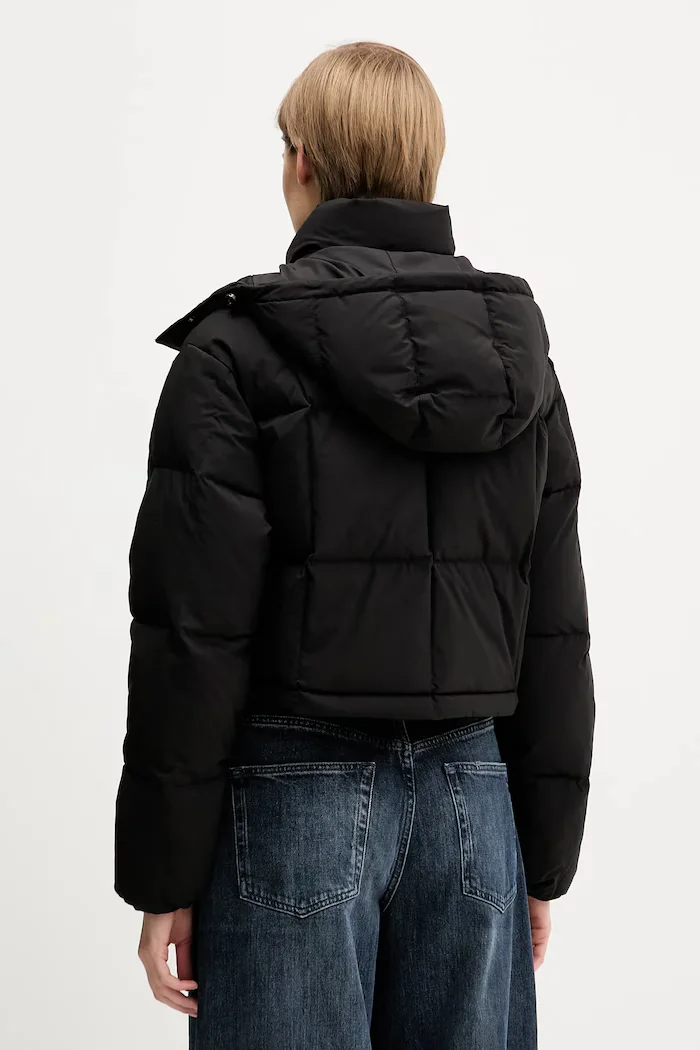 Tommy Jeans Пухено яке в черно зимен модел с уголемена кройка DW0DW21624