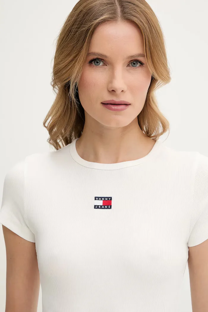 Tommy Jeans тениска дамска от памук с еластан бяла DW0DW17881