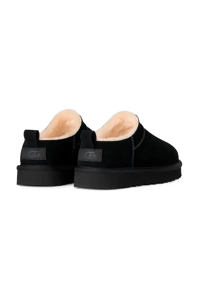 Ugg Велурени чехли Classic Micro в черно 1173891.BLK