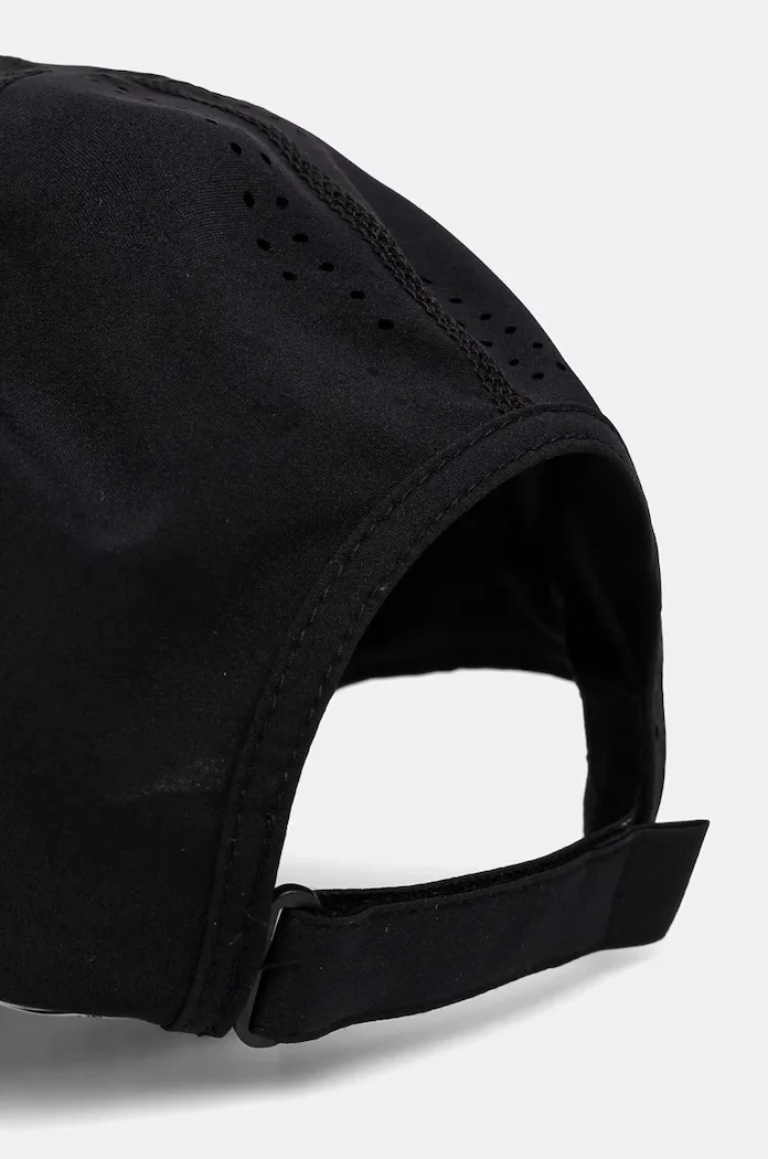 Under Armour Шапка с козирка Iso Chill Launch в черно с десен