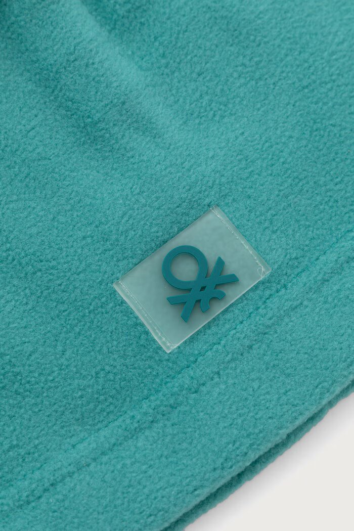 United Colors of Benetton шапка за деца от полар тюркоазена 6U87CA02U