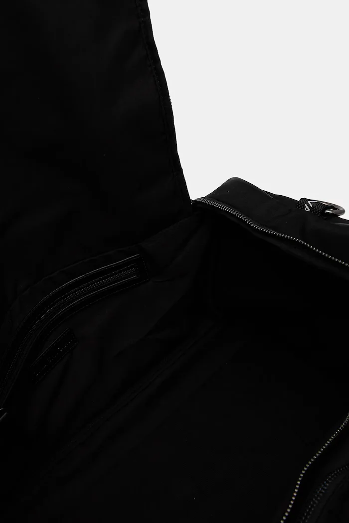 Valentino Bags Чанта в черно VBS47310