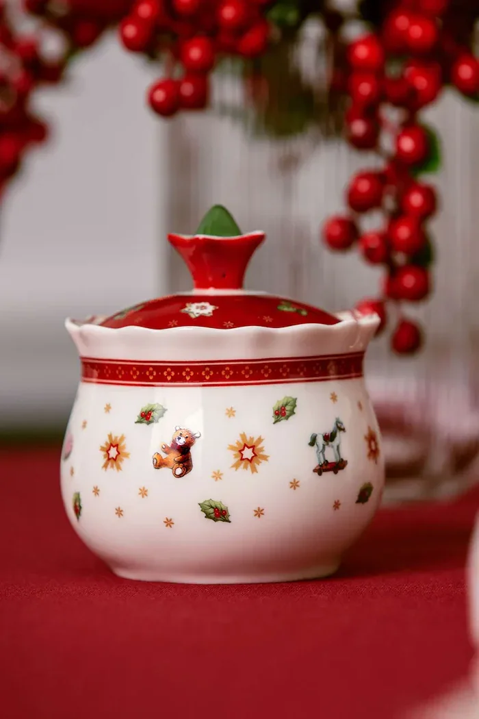Villeroy & Boch захарница за Коледа от порцелан Toy's Delight 14-8585-2030