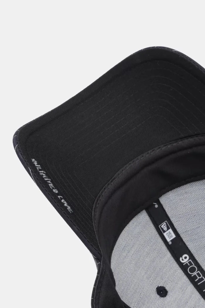 Zadig&Voltaire Шапка с козирка в черно OWHT01157