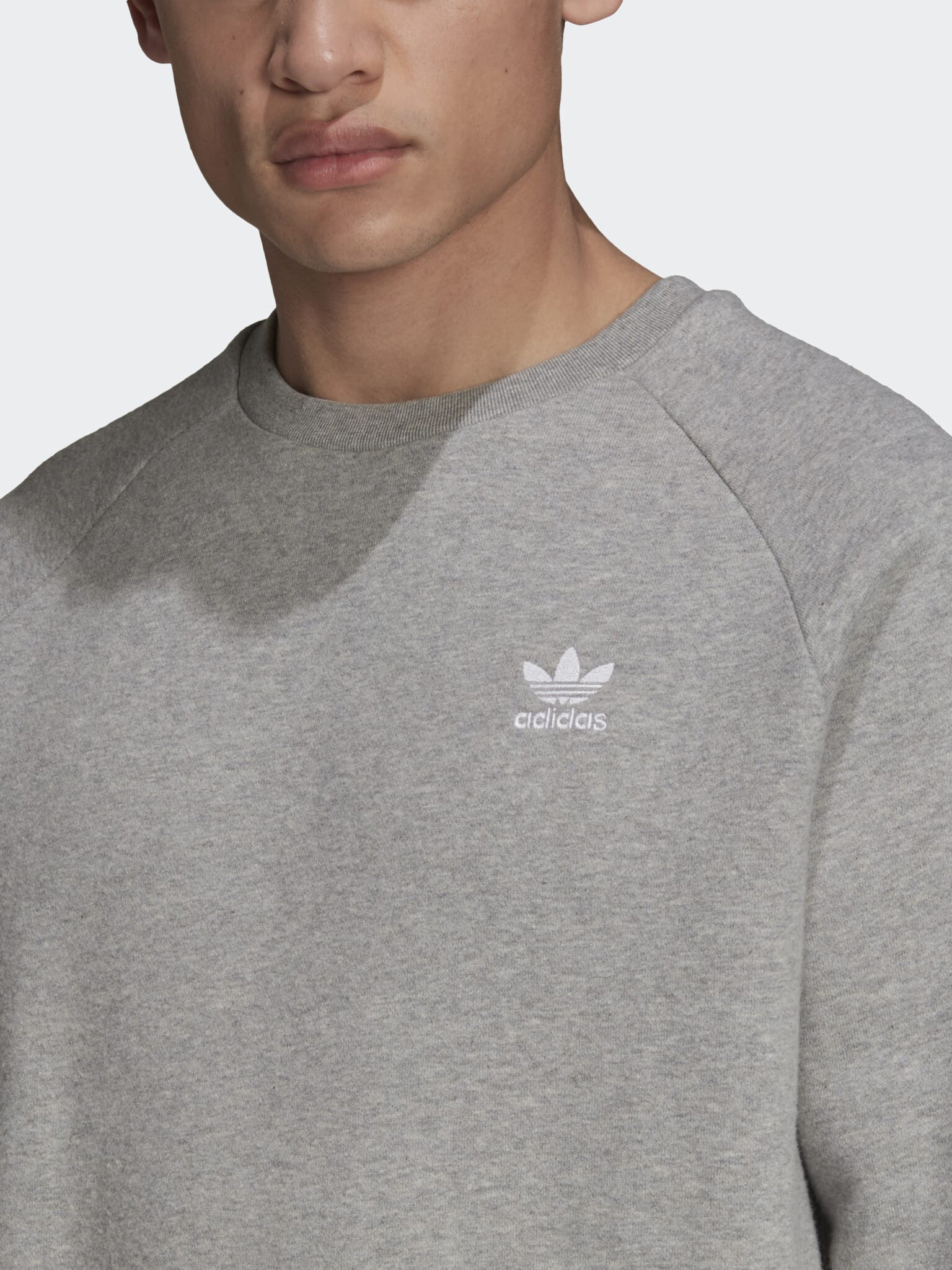 adidas Originals Essential Crew Суитшърт Siv - Pepit.bg