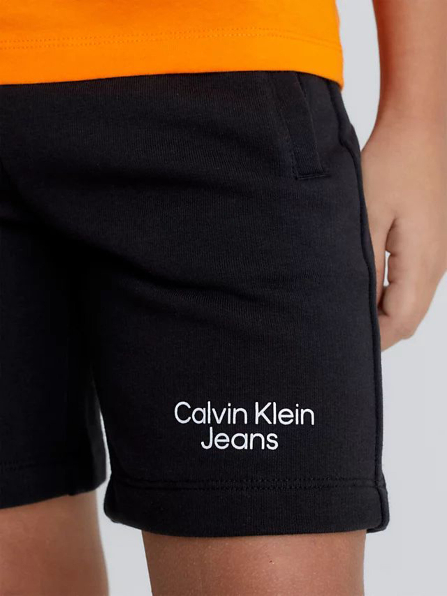 Calvin Klein Jeans Къси панталони детски Cheren - Pepit.bg