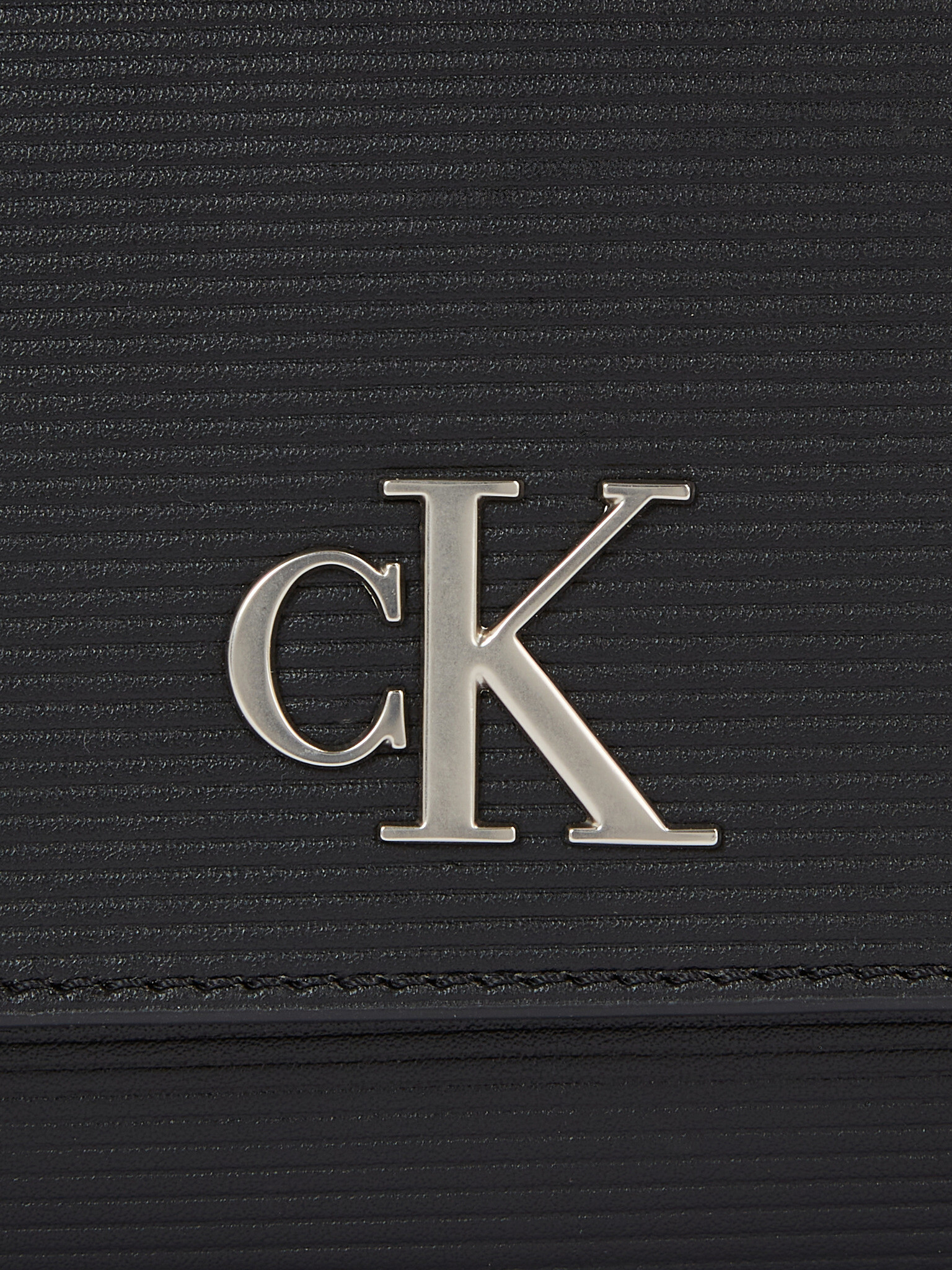 Calvin Klein Jeans Minimal Monogram Дамска чанта Cheren - Pepit.bg