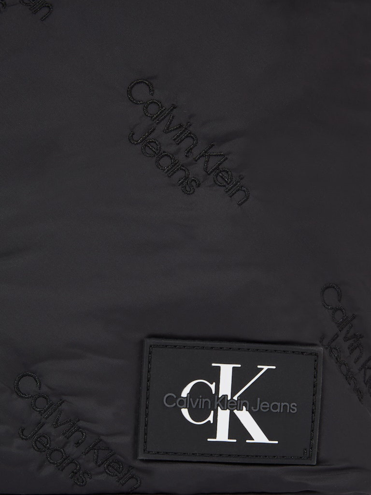 Calvin Klein Jeans Puffy Aop Чанта за през рамо Cheren - Pepit.bg