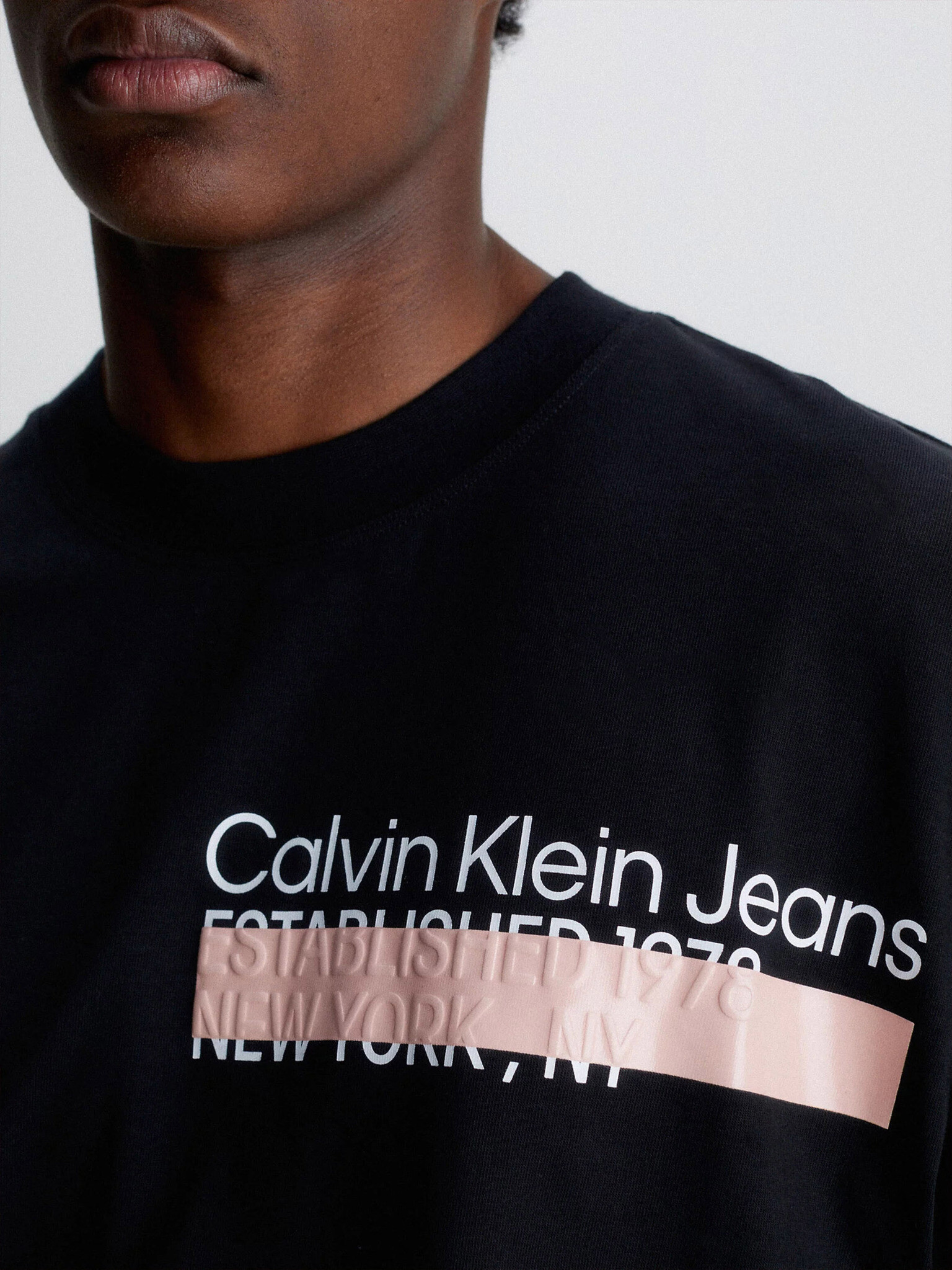 Calvin Klein Jeans T-shirt Cheren - Pepit.bg