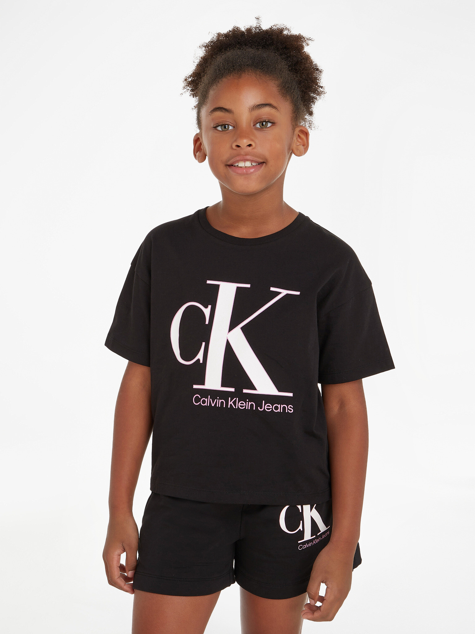 Calvin Klein Jeans Тениска детски Cheren - Pepit.bg