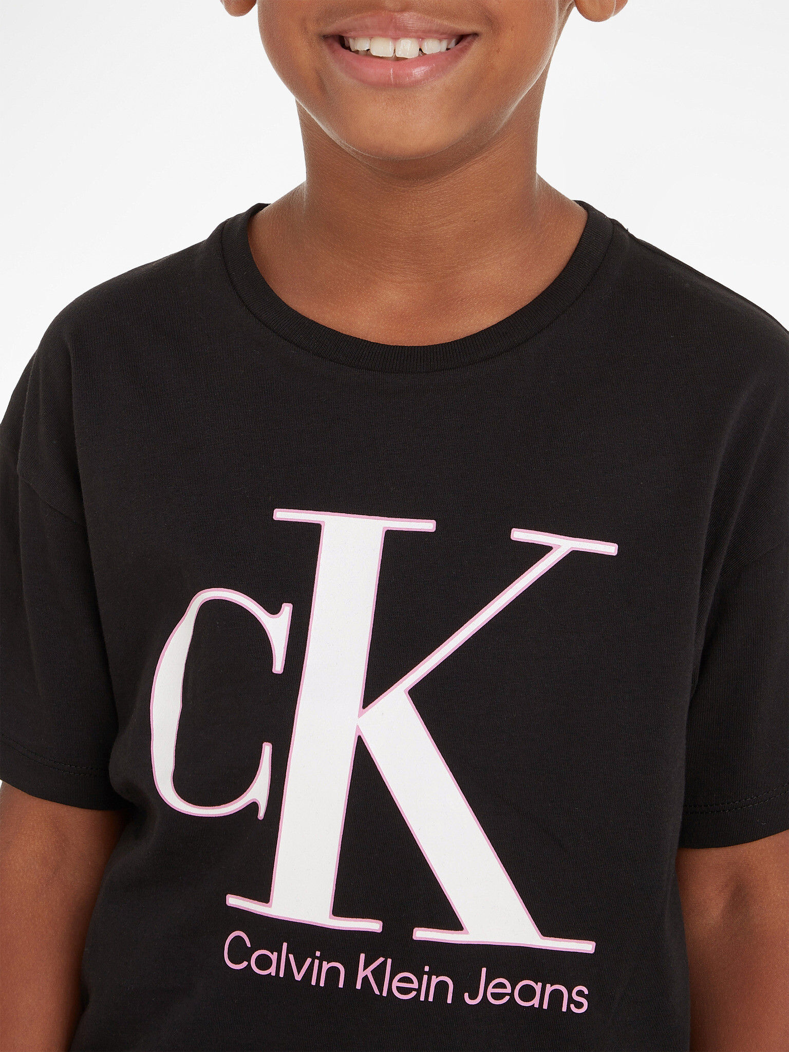Calvin Klein Jeans Тениска детски Cheren - Pepit.bg