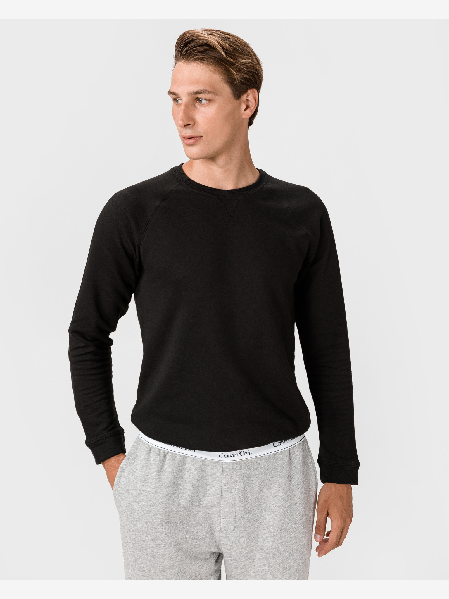 Calvin Klein Sweatshirt Cheren - Pepit.bg