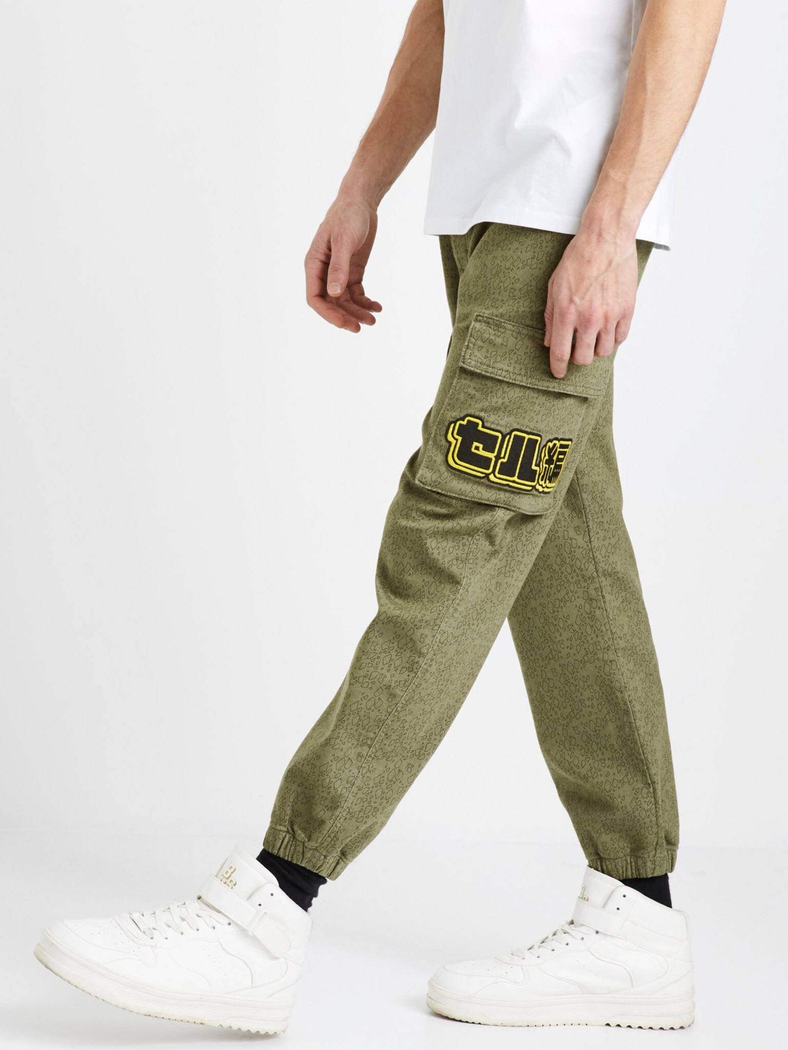Celio Dragon Ball Z Панталон Zelen - Pepit.bg