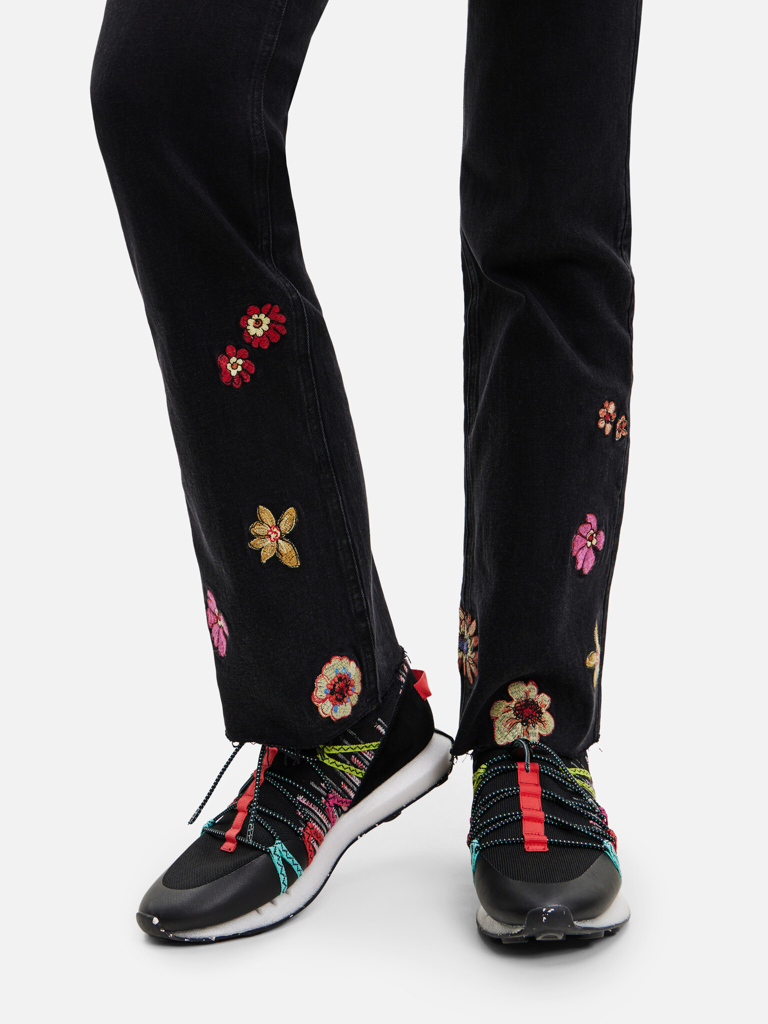 Desigual Nicole Jeans Cheren - Pepit.bg