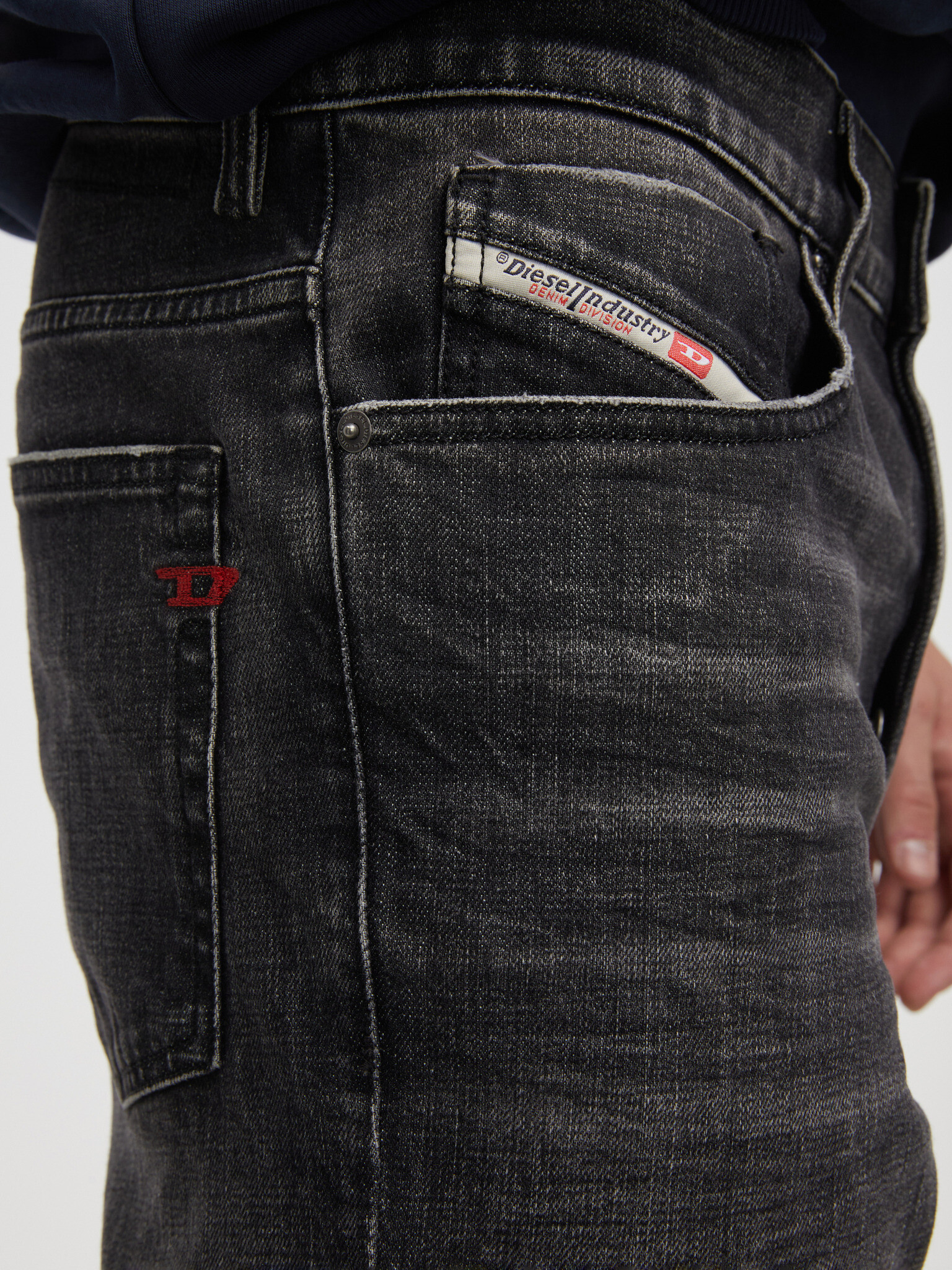 Diesel Fining Jeans Cheren - Pepit.bg