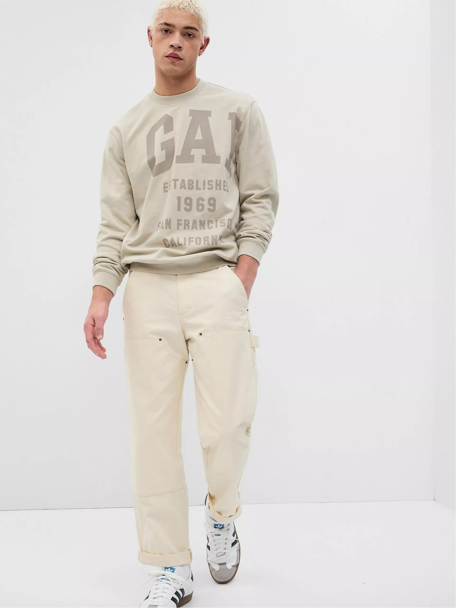 GAP Sweatshirt Bezhov - Pepit.bg