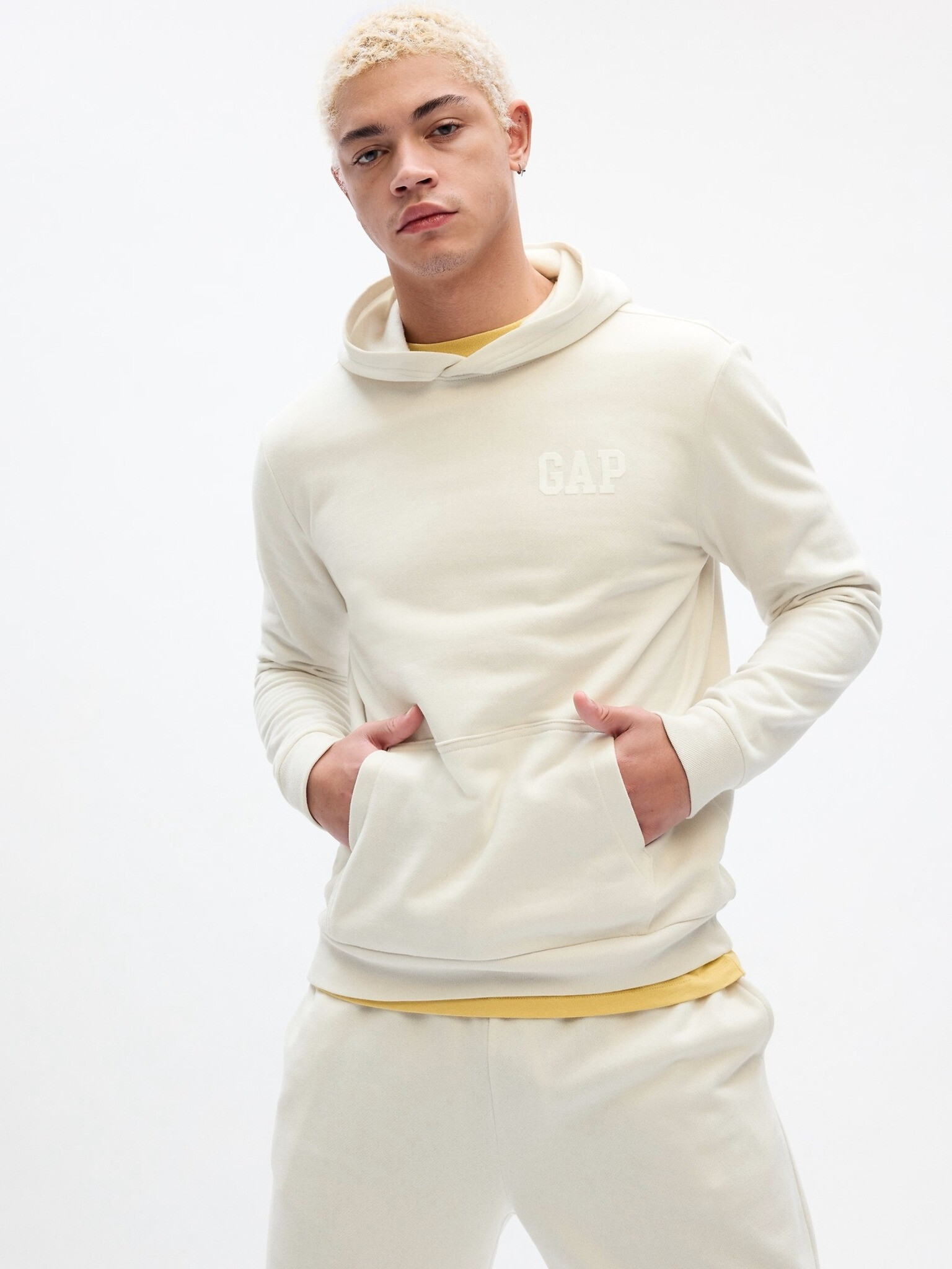 GAP Sweatshirt Byal - Pepit.bg