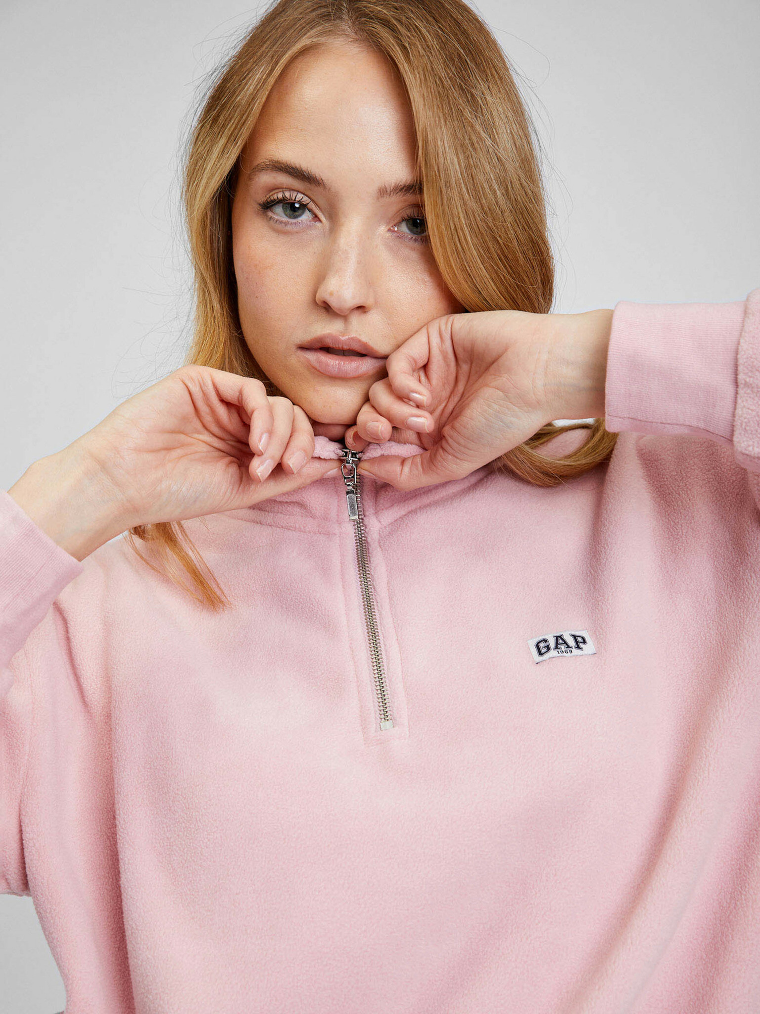 GAP Sweatshirt Rozov - Pepit.bg