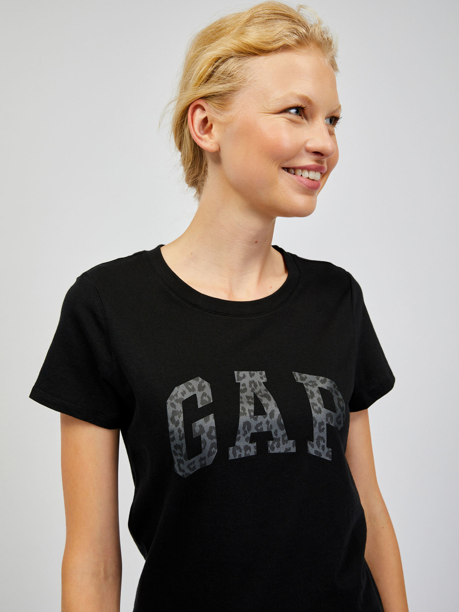GAP T-shirt Cheren - Pepit.bg